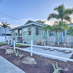  Holiday home Vibrant Getaway With Furnished Patio! United States