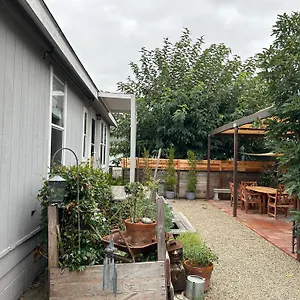  Holiday home Eastside House United States